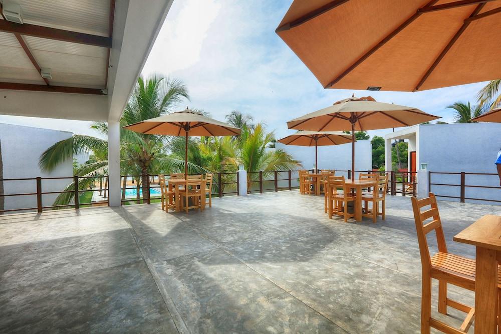 Arugambay Roccos Hotell Arugam Kudah Eksteriør bilde